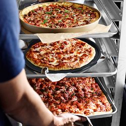 Williams Sonoma Traditionaltouch™ Corrugated Three-Quarter Sheet Pan