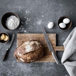 Global Classic Bread Knife, 8 3/4"