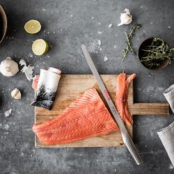 Global Classic Flexible Slicing Knife, 12"