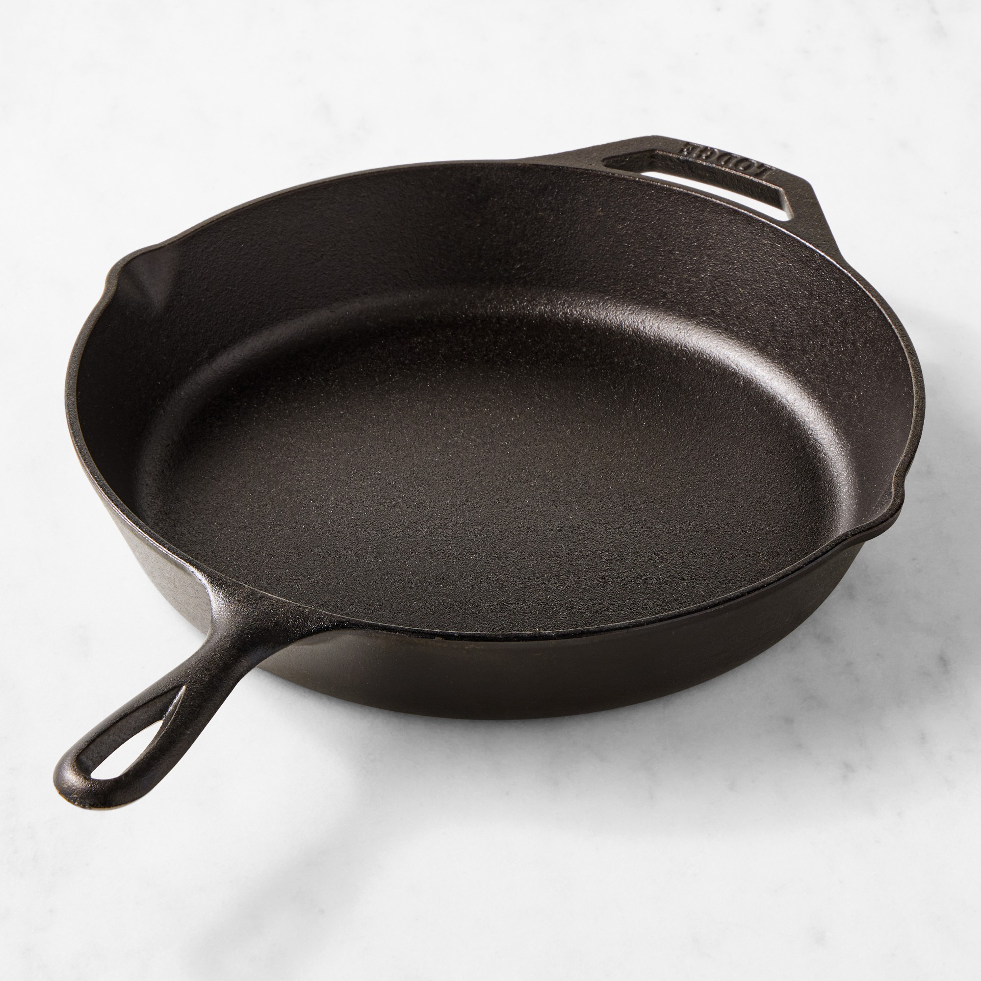 Monogrammed Lodge Classic Seasoned Cast Iron Skillet, 12″ Simolary simolary.com