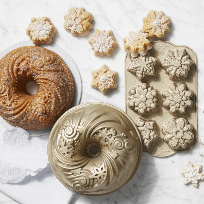 Nordic Ware Cast Aluminum Snowflake Bundt Pan - Nonstick