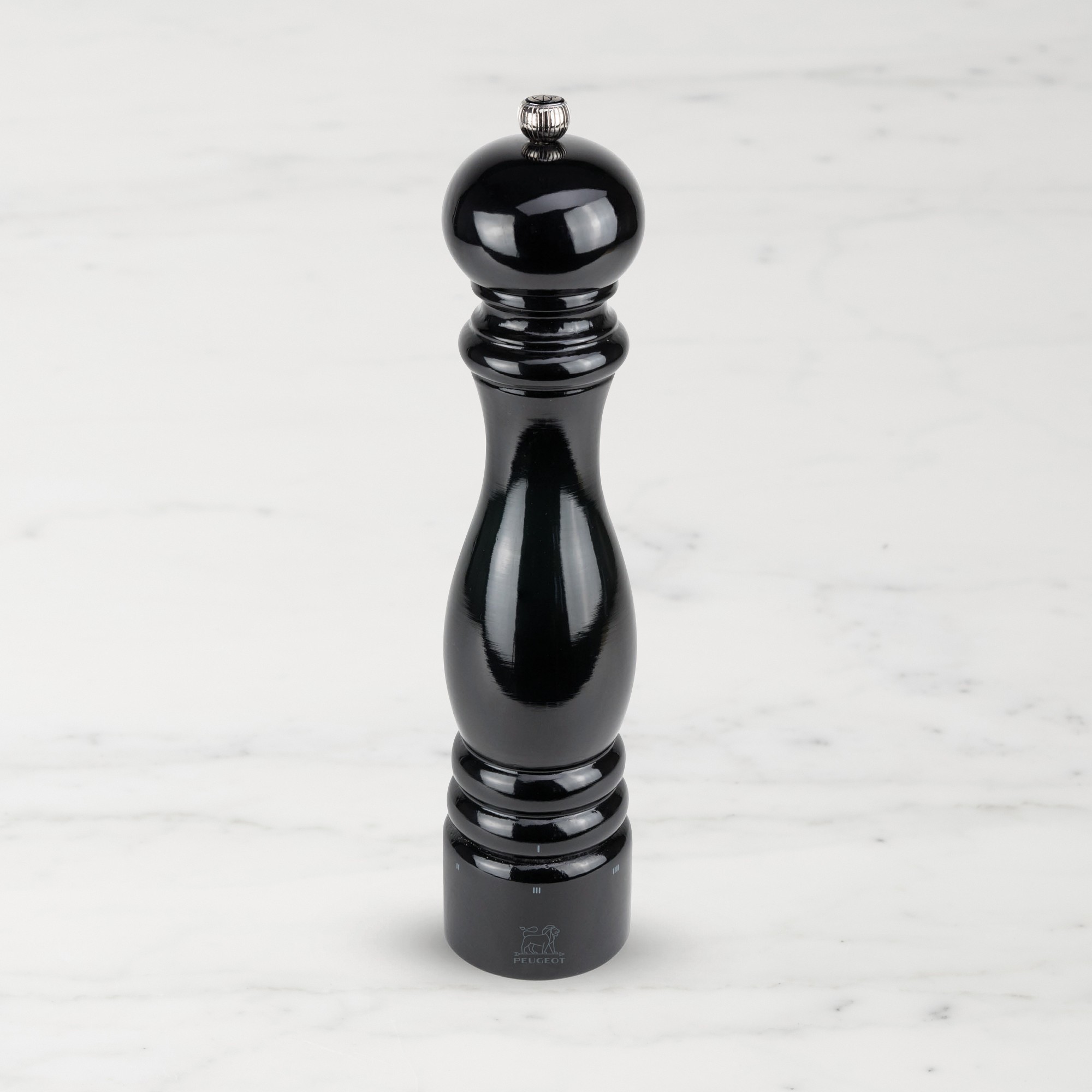 Peugeot Paris u’Select Black Lacquer Salt & Pepper Mills, 12″ simolary.com 5 Peugeot Paris u’Select Black Lacquer Salt & Pepper Mills, 12″ Simolary simolary.com 5