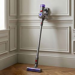 Dyson v8 Vacuum