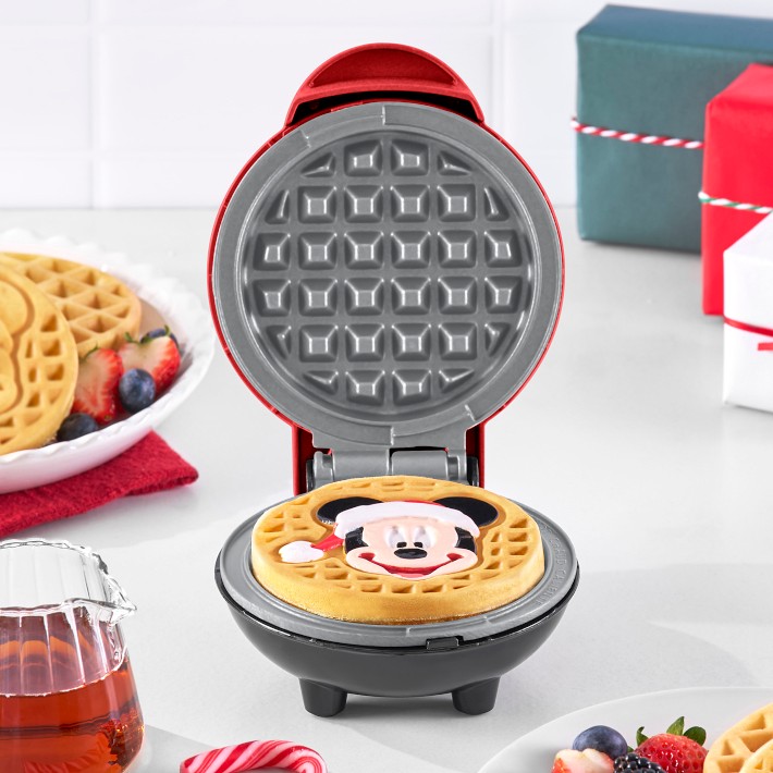 disney-dash-mickey-mouse-santa