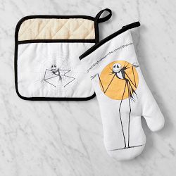 The Nightmare Before Christmas™ Oven Mitt & Potholder Set