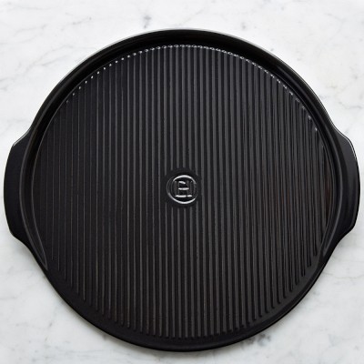 Emile Henry French Ceramic Ribbed Pizza Stone Simolary simolary.com 10