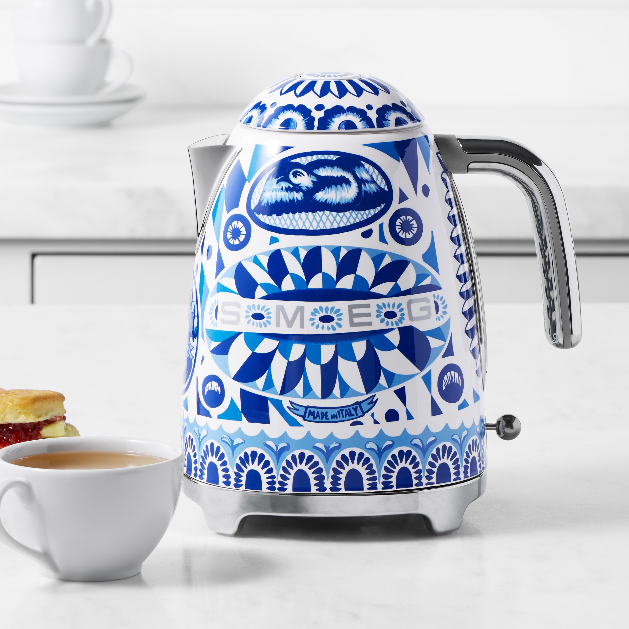 SMEG Dolce & Gabbana Electric Kettle, Blu Mediterraneo Sansujyuku sansujyuku.com
