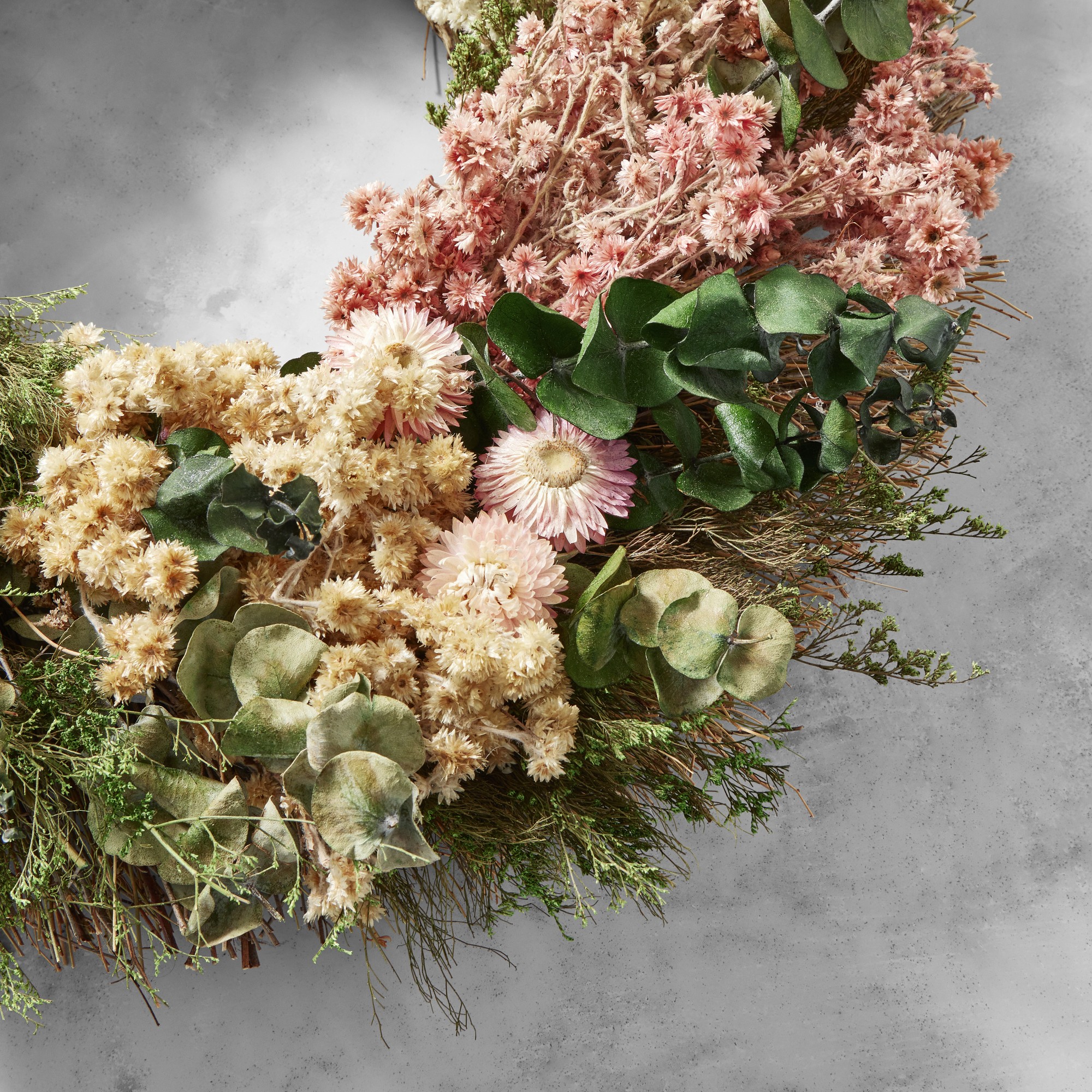 English Rose Live Wreath, 20″ Sansujyuku sansujyuku.com