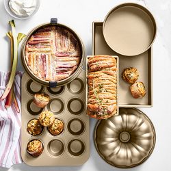 Williams Sonoma Goldtouch® Pro Nonstick Leakproof Springform Cake Pan, 9"