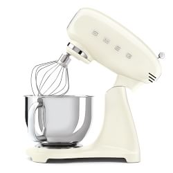 SMEG Stand Mixer SMF03, 5-Qt