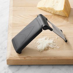 Le Creuset x Star Trek Communi-Grater