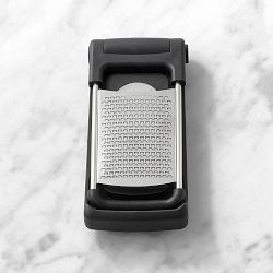 Le Creuset x Star Trek Communi-Grater