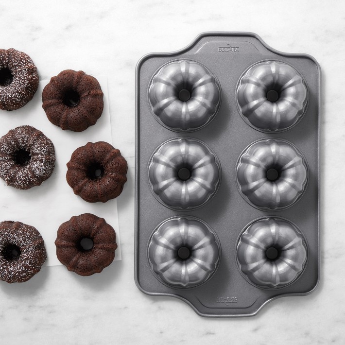 Nordic Ware Braided Bundt® Pan & Cake Keeper Set | Williams Sonoma