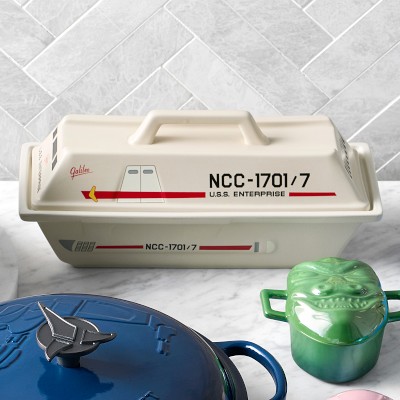 Le Creuset x Star Trek Galileo Shuttlecraft Rectangular Covered Baker, 2.5-Qt Simolary simolary.com 11