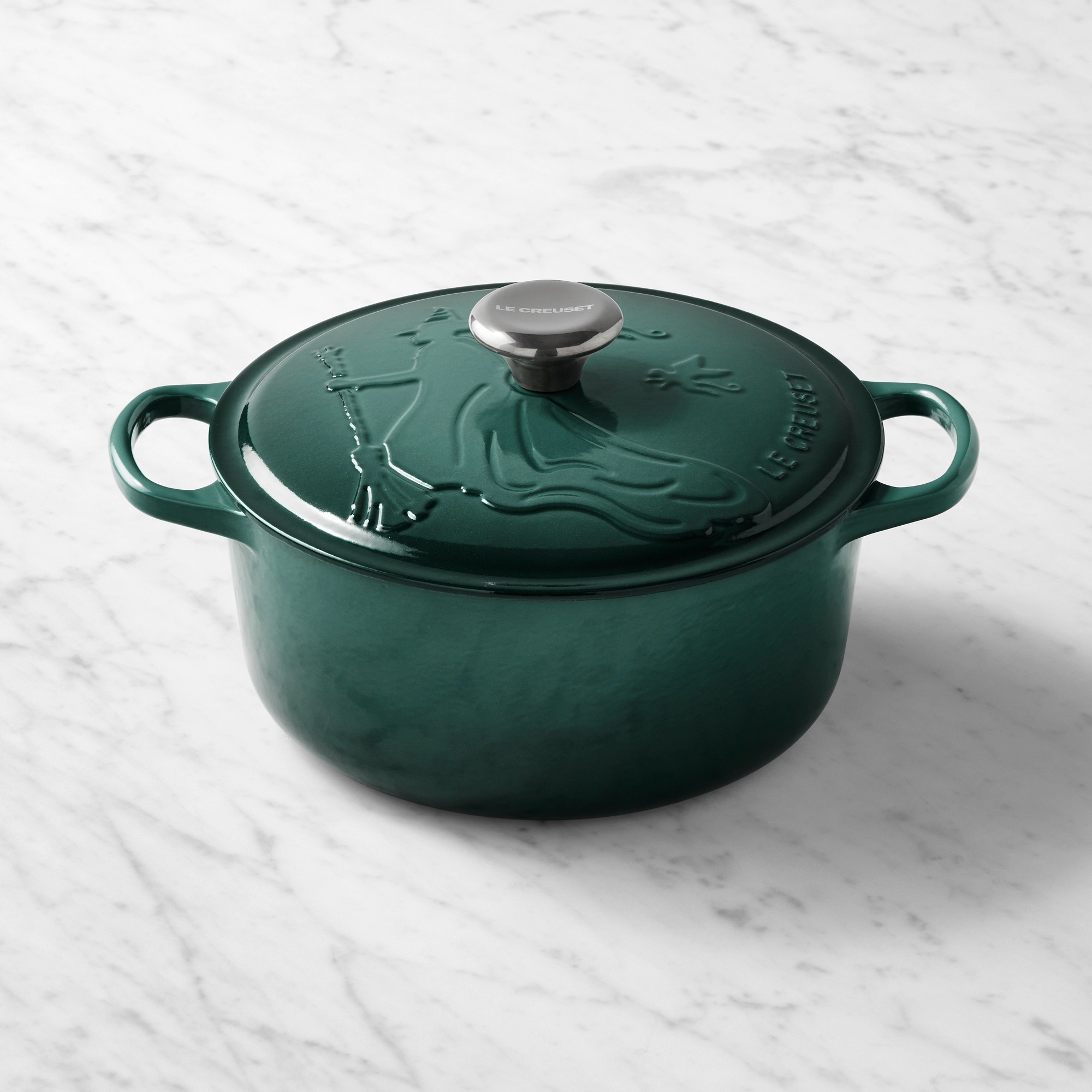 Wicked x Le Creuset Dutch Ovens – Glinda Pink & Elphaba Green