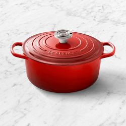 Le Creuset Signature Enameled Cast Iron Round Dutch Oven, 5.5-Qt., Red