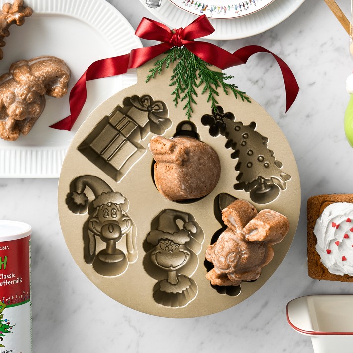 The Grinch™ Nonstick Cakelet Pan | Williams Sonoma