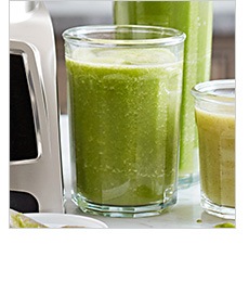 Kale-Cucumber-Apple Smoothie >