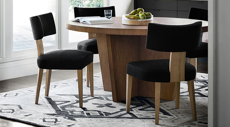 How to Choose a Dining Room Rug