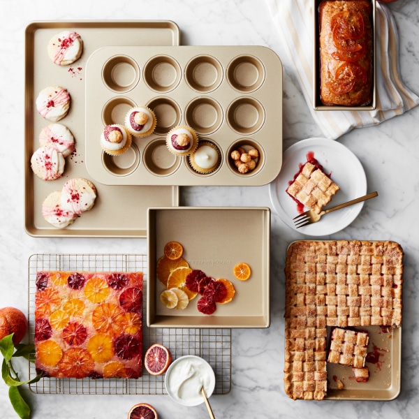 The Williams-Sonoma Baking Book: Essential Recipes for Today's Home Baker