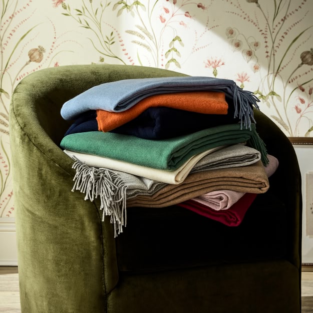 Black Friday Weekend Pillow & Throw Deals