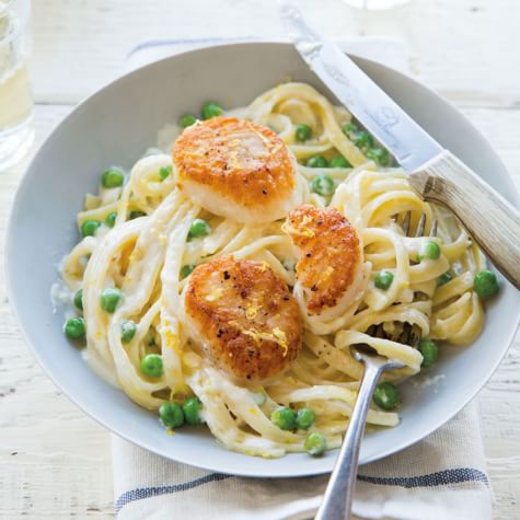 Seared Scallops with Creamy Fettuccine and Peas-image