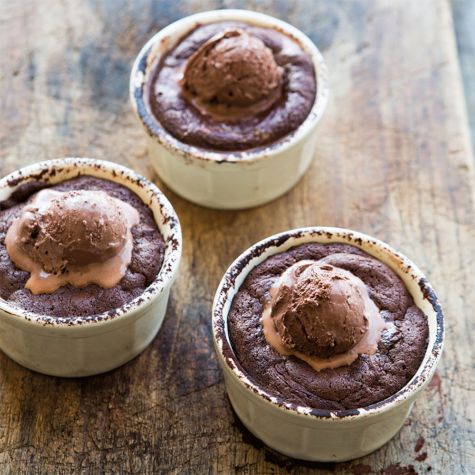 Warm Molten Chocolate Cakes-image