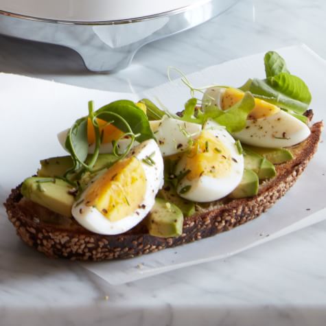 Ceramic Egg and Toast Salt and Pepper Shakers in Gift Box : : Home