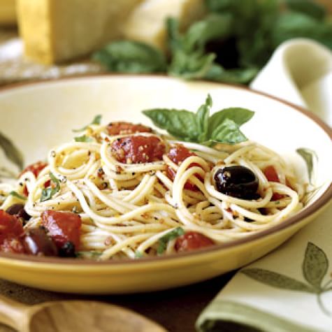 Spaghetti with Toasted Garlic-Tomato Sauce
