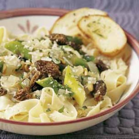 Fettuccine with Asparagus and Morels