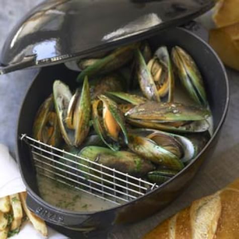 Mussels a la Mariniere (Steamed Mussels)