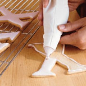 Decorating Valentine Cookies