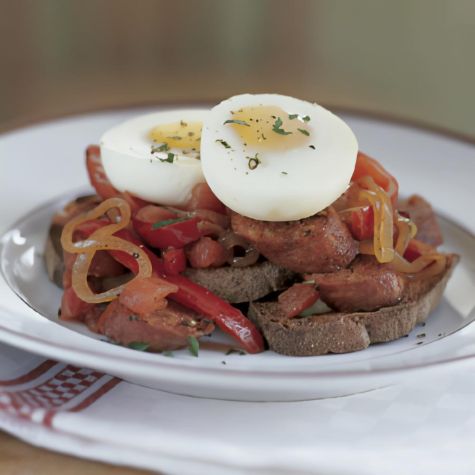 Pipérade with Poached Eggs