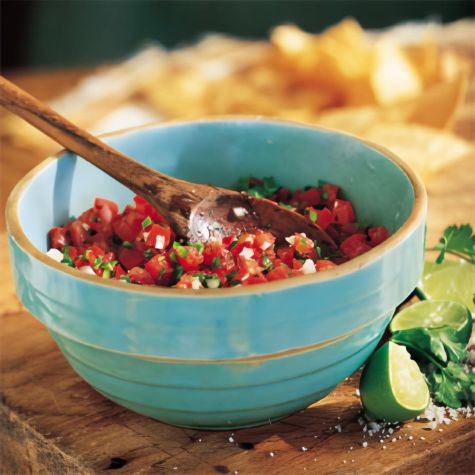 Fresh Tomato and Chile Salsa (Salsa Mexicana)