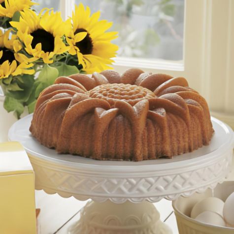 Lime Sunflower Cake
