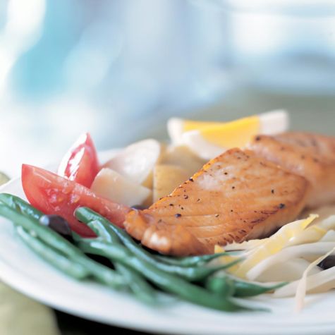 Niçoise Salad with Salmon