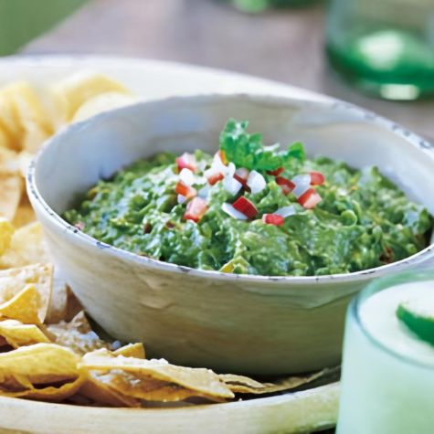 Guacamole with Corn Chips (Guacamole con Totopos)