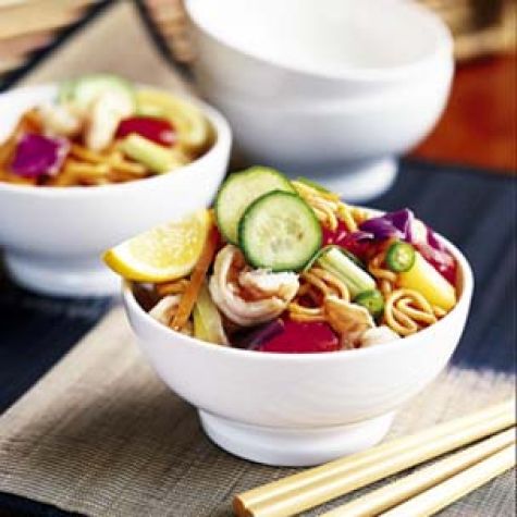 Spicy Fried Noodles with Tomatoes and Cabbage