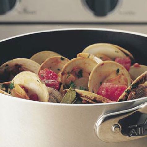 Clams with Sausage and Tomatoes