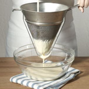 Using a Chinois