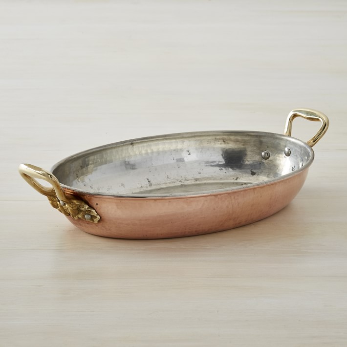 https://assets.wsimgs.com/wsimgs/rk/images/dp/wcm/202012/0016/ruffoni-historia-copper-gratin-pan-with-acorn-handles-o.jpg