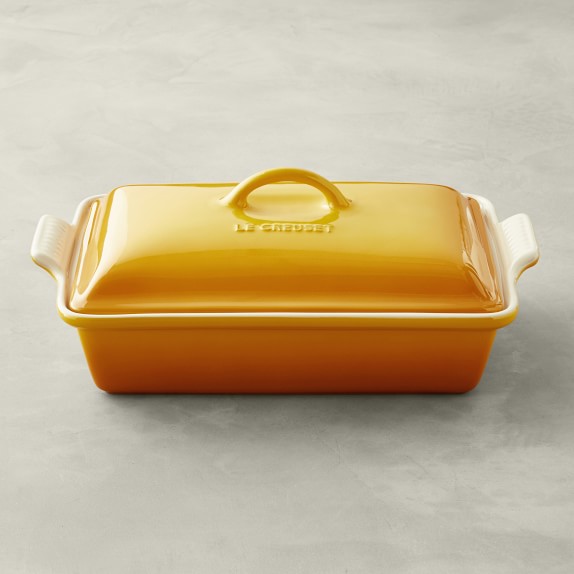 le creuset oven dish with lid