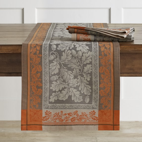 Acorn Harvest Jacquard Table Runner
