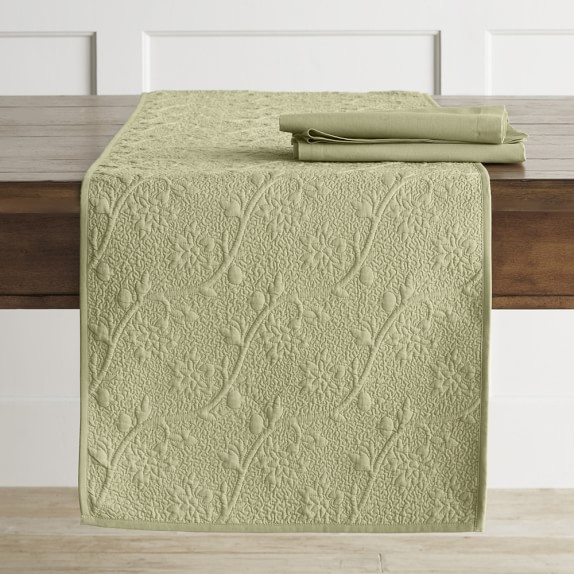 Vine Floral Boutis Table Runner