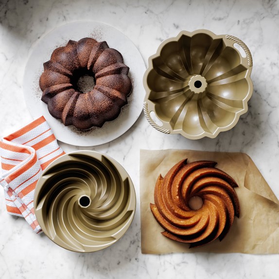 What pan size is comparable to a bundt pan?