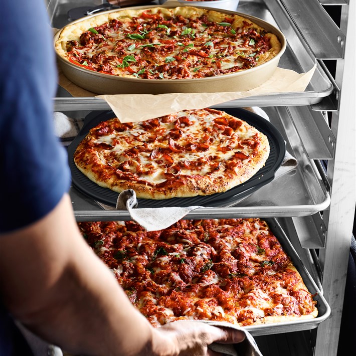 Williams Sonoma Traditionaltouch™ Corrugated ThreeQuarter Baking Sheet