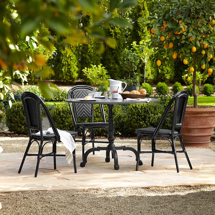 outdoor round metal dining table