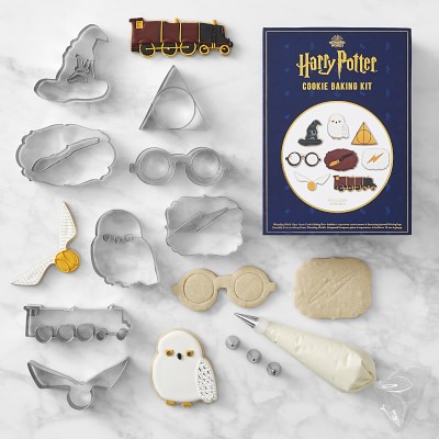 Details about   Set of 4:Williams Sonoma Harry Potter House Crest Cookie Cutters-Gryffindor-New 