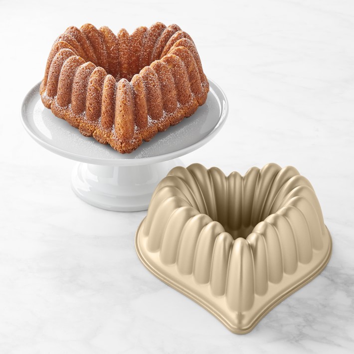 Nordic Ware 55548 Cast Aluminum Elegant Heart Bundt Cake Pan 