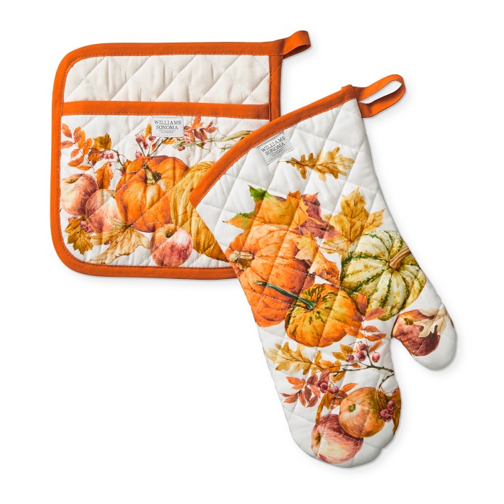 New Thanksgiving towels pot holders and salt & pepper shakers Acorns Leaves 